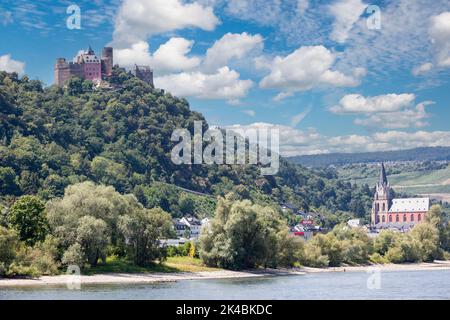 Rheintal, Oberwesel, Deutschland. Schönberg Schloss. Stockfoto