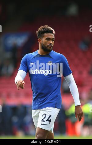 London, Großbritannien. 1.. Oktober 2022; Selhurst Park, Crystal Palace, London, England; Premier League Football, Crystal Palace versus Chelsea: Reece James of Chelsea Credit: Action Plus Sports Images/Alamy Live News Stockfoto