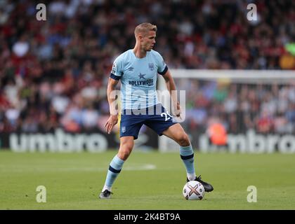 Bournemouth, Großbritannien. 1.. Oktober 2022; Vitality Stadium, Boscombe, Dorset, England: Premiership Football, AFC Bournemouth versus Brentford: Kristoffer Ajer of Brentford Credit: Action Plus Sports Images/Alamy Live News Stockfoto