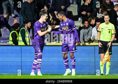 Thibo Baeten von Beerschot feiert am Samstag, dem 01. Oktober 2022, in Antwerpen, am 7. Tag der 'Challenger Pro League' der ersten Division der belgischen Meisterschaft 2022-2023, nach einem Treffer bei einem Fußballspiel zwischen Beerschot VA und KMSK Deinze. BELGA FOTO TOM GOYVAERTS Stockfoto