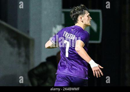 Thibo Baeten von Beerschot feiert am Samstag, dem 01. Oktober 2022, in Antwerpen, am 7. Tag der 'Challenger Pro League' der ersten Division der belgischen Meisterschaft 2022-2023, nach einem Treffer bei einem Fußballspiel zwischen Beerschot VA und KMSK Deinze. BELGA FOTO TOM GOYVAERTS Stockfoto