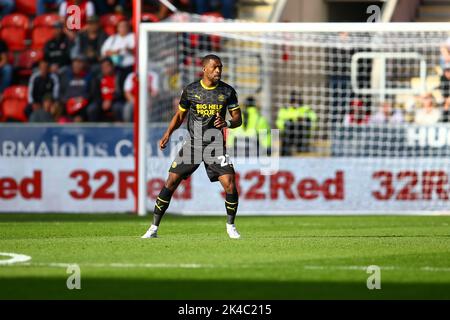 AESSAL New York Stadium, Rotherham, England - 1.. Oktober 2022 Tendayi Darikwa (27) von Wigan Athletic - während des Spiels Rotherham gegen Wigan, Sky Bet Championship, 2022/23, AESSEAL New York Stadium, Rotherham, England - 1.. Oktober 2022 Credit: Arthur Haigh/WhiteRoseFotos/Alamy Live News Stockfoto