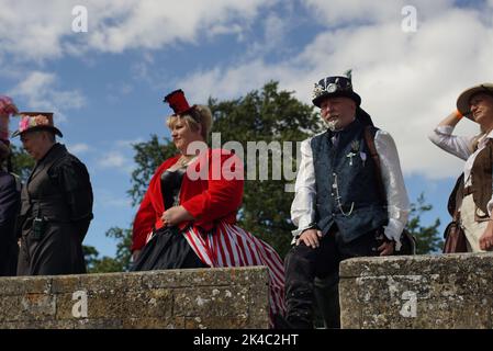 Die Menschen in exquisiten Fantasy-Kostümen in Lincoln, Großbritannien Stockfoto