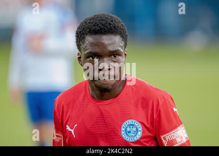 Kelly N'Mai von Salford City als Leihgabe an Warrington Rylands, Nethermoor Park, Guiseley, Leeds, England, 1.. Oktober 2022. Credit Mark Percy/Alamy Stock Stockfoto