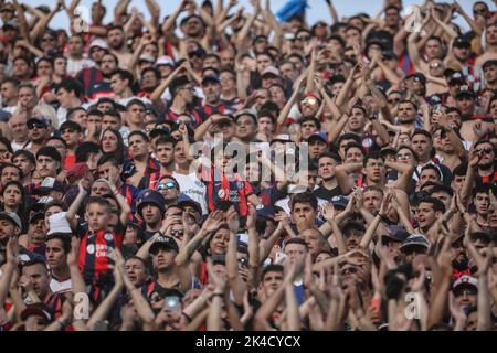 Buenos Aires, Argentinien. 01. Oktober 2022. San Lorenzo Fans gesehen während des Spiels zwischen San Lorenzo und Huracan als Teil der Liga Profesional de Futbol 2022 im Pedro Bidegain Stadion. (Endnote: San Lorenzo 1 - 0 Huracan) (Foto: Roberto Tuero/SOPA Images/Sipa USA) Quelle: SIPA USA/Alamy Live News Stockfoto