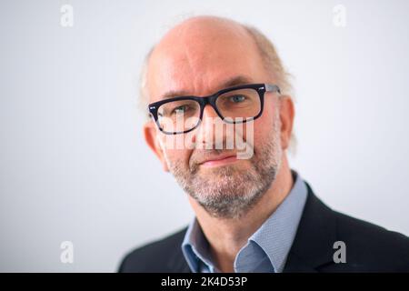 Magdeburg, Deutschland. 27. September 2022. Christian Reineke, Geschäftsführer des Landesverbandes der Musikschulen Sachsen-Anhalt. (An dpa: 'Lange Wartelisten für Musikunterricht in Sachsen-Anhalt') Quelle: Klaus-Dietmar Gabbert/dpa/Alamy Live News Stockfoto