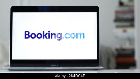 Das Logo von Booking.com, einer Online-Buchungsplattform für Reisen und Gastgewerbe, ist auf einem Computerbildschirm in New York zu sehen. Stockfoto