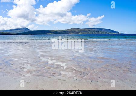 Die Halbinsel Cape Wrath vom weißen Sandstrand in Balnakeil Bay, Durness, Sutherland Northwest Highlands, Schottland, Großbritannien Stockfoto