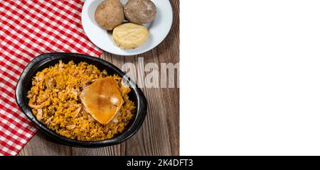 Typisches Tolimense Lechona mit Reis - typisch kolumbianisches Gericht Stockfoto