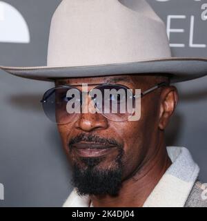 LOS ANGELES, KALIFORNIEN, USA - 01. OKTOBER: Der amerikanische Schauspieler Jamie Foxx kommt bei der Premiere von „below the Belt“ in Los Angeles an, die am 1. Oktober 2022 im Directors Guild of America Theatre Complex in Los Angeles, Kalifornien, USA, stattfand. (Foto von Xavier Collin/Image Press Agency) Stockfoto