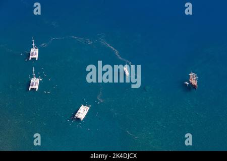 Blick auf verankerte Boote im Atlantik, Luftaufnahme, Madeira, Portugal, Europa, Stockfoto