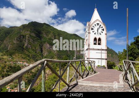 Fatima Chapel ,on,a greenhill Capela de Nossa Senhora ,deFátima Sao Vicente, Madeira, Portugal, Europa Stockfoto