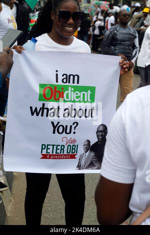 Lagos, Nigeria 1.. Oktober 2022 am Samstag, den 1. Oktober, veranstalten die Unterstützern (alias Ofolored) von Peter Obi, dem Präsidentschaftskandidaten der Labour Party für die Präsidentschaftswahlen 2023, eine Kundgebung in Ikeja, Lagos, Nigeria, 2022. Foto von Adekunle Ajayi Quelle: Adekunle Ajayi/Alamy Live News Stockfoto