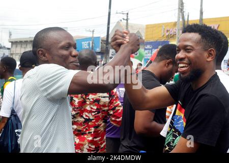 Lagos, Nigeria 1.. Oktober 2022 am Samstag, den 1. Oktober, veranstalten die Unterstützern (alias Ofolored) von Peter Obi, dem Präsidentschaftskandidaten der Labour Party für die Präsidentschaftswahlen 2023, eine Kundgebung in Ikeja, Lagos, Nigeria, 2022. Foto von Adekunle Ajayi Quelle: Adekunle Ajayi/Alamy Live News Stockfoto