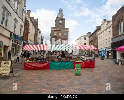 Dumfries, Dumfries & Galloway, Schottland, 24.. September 2022, Ein Markt in der High Street in der Stadt. Stockfoto