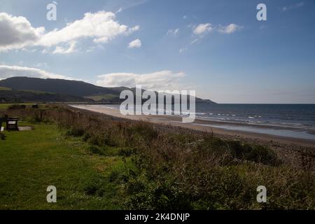 Girvan, Ayrshire, Schottland, September 29. 2022, Blick auf den Sandstrand. Stockfoto