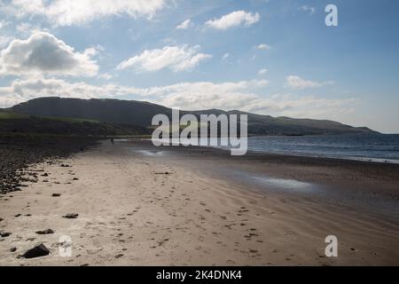 Girvan, Ayrshire, Schottland, September 29. 2022, Blick auf den Sandstrand. Stockfoto