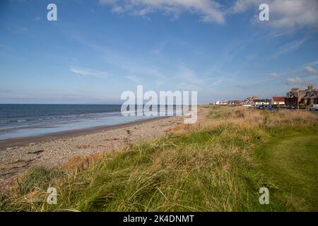 Girvan, Ayrshire, Schottland, September 29. 2022, Blick auf den Sandstrand. Stockfoto