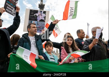 London, Großbritannien. 1. Oktober 2022. Protest gegen die frauenfeindliche Regierung im Iran und gegen den unrechtmäßigen Tod von Mahsa Amini am 16.. September. Pro Stockfoto