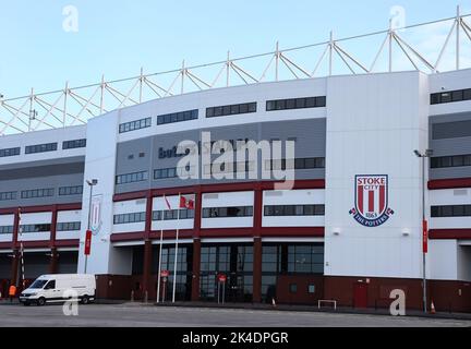 Stoke, Großbritannien. 2. Oktober 2022. Eine allgemeine Ansicht des Stadions bet365 vor dem Sky Bet Championship-Spiel, Stoke. Bildnachweis sollte lauten: Darren Staples/Sportimage Credit: Sportimage/Alamy Live News Stockfoto