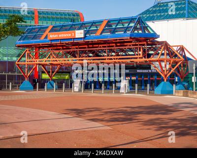 Birmingham, Großbritannien - Mittwoch, 14.. September 2022: Eingang zum Atrium NEC Birmingham. Hochwertige Fotos Stockfoto