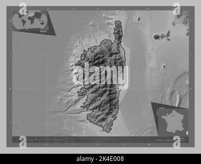 Corse, Region Frankreich. Höhenkarte in Graustufen mit Seen und Flüssen. Orte und Namen der wichtigsten Städte der Region. Ecke Zusatzposition m Stockfoto