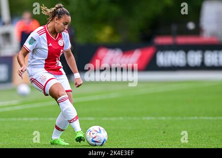 DUIVENDRECHT, NIEDERLANDE - 2. OKTOBER: Chasity Grant von Ajax während des niederländischen Azerion Womens Eredivisie-Spiels zwischen Ajax und sc Heerenveen am 2. Oktober 2022 in De Toekomst in Duivendrecht, Niederlande (Foto: Kees Kuijt/Orange Picts) Stockfoto