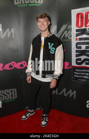 Brighton, Großbritannien. 01. Oktober 2022. Der Musiker Owen Norton nimmt am exklusiven Shooshh Red Carpet End der Summer Party (@shooshhbrighton) im Brighton's No.1 VIP Nightclub Shooshh Teil - gesponsert von OG Kicks und dem Hilton Brighton. (Foto: Phil Lewis/SOPA Images/Sipa USA) Quelle: SIPA USA/Alamy Live News Stockfoto