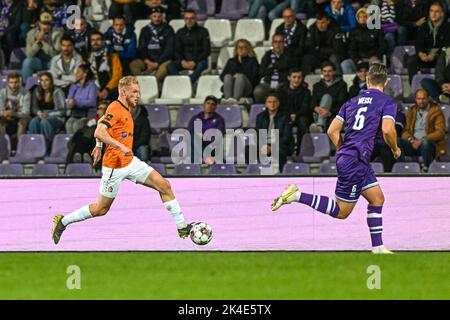 Antwerpen, Belgien. 01. Oktober 2022. Jellert Van Landschoot (18) von KMSK Deinze während eines Fußballspiels zwischen Beerkot und KMSK Deinze während des siebten Spieltages in der Challenger Pro League für die Saison 2022-2023, am 1. Oktober 2022 in Antwerpen, Belgien. FOTO STIJN AUDOOREN | SPORTPIX Credit: David Catry/Alamy Live News Stockfoto