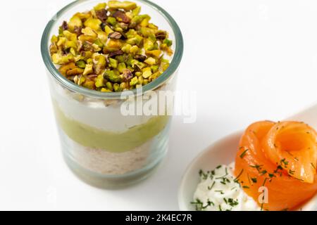 Dekoriertes Set aus Fingerfood, Kanapees mit Meeresfrüchten Stockfoto