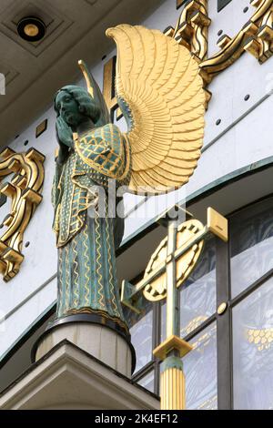 Engel. Statue. Othmar Schimkowitz. Am Steinhof Kirche St. Leopold erbaut von Otto Wagner zwischen 1902 und 1907. Wien. Österreich. Europa. Stockfoto