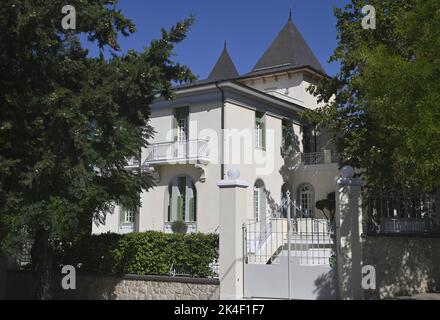 Malerische Außenansicht der Villa Norma, ein typisches Beispiel für eklektische Architektur in Kifissia, Athen Attika, Griechenland. Stockfoto