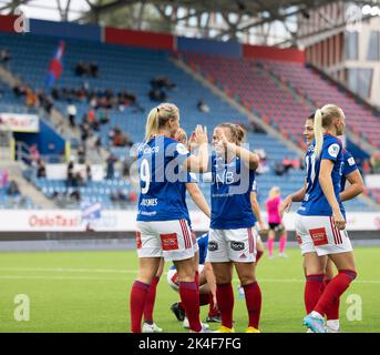 Oslo, Norwegen. 02. Oktober 2022. Oslo, Norwegen, 2. 2022. Oktober: Elise Thorsnes (9 Valerenga) feiert, nachdem sie während des Playoff-Spiels in Toppserien zwischen Valerenga und Rosenborg in der Intility Arena in Oslo, Norwegen, ihre Tornummer 200 in Toppserien erzielt hat (Ane Frosaker/SPP) Quelle: SPP Sport Pressefoto. /Alamy Live News Stockfoto