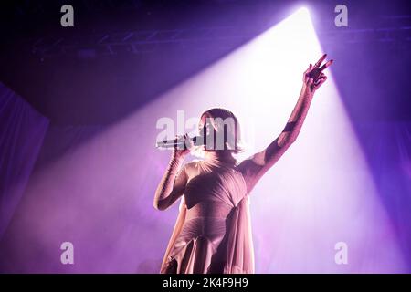 Oslo, Norwegen. 01. Oktober 2022. Die norwegische Sängerin und Songwriterin Arists spielt ein Live-Konzert im Sentrum Scene in Oslo. (Foto: Gonzales Photo/Alamy Live News Stockfoto