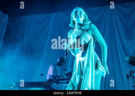 Oslo, Norwegen. 01. Oktober 2022. Die norwegische Sängerin und Songwriterin Arists spielt ein Live-Konzert im Sentrum Scene in Oslo. (Foto: Gonzales Photo/Alamy Live News Stockfoto