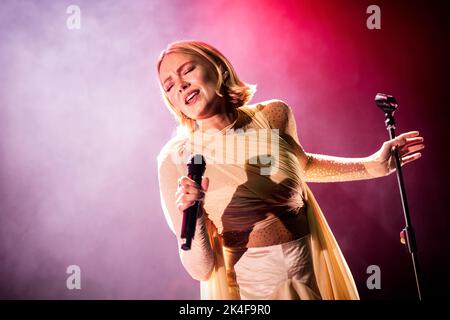 Oslo, Norwegen. 01. Oktober 2022. Die norwegische Sängerin und Songwriterin Arists spielt ein Live-Konzert im Sentrum Scene in Oslo. (Foto: Gonzales Photo/Alamy Live News Stockfoto