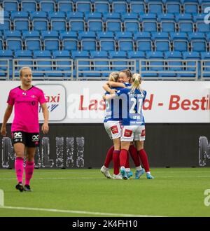 Oslo, Norwegen. 02. Oktober 2022. Oslo, Norwegen, 2. 2022. Oktober: Elise Thorsnes (9 Valerenga) feiert nach dem 1-0. Tor während des Playoff-Spiels in Toppserien zwischen Valerenga und Rosenborg in der Intility Arena in Oslo, Norwegen (Ane Frosaker/SPP) Quelle: SPP Sport Pressefoto. /Alamy Live News Stockfoto