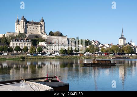 Saumur von L'Île d'Offard aus gesehen Stockfoto