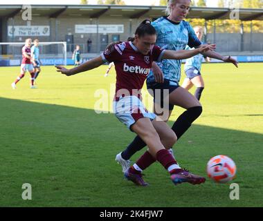 DARTFORD ENGLAND - OKTOBER 02 : Jessica Ziu von West Ham United WFC während des FA Women's League Cup-Spiels zwischen London City Lionesses Women gegen Stockfoto