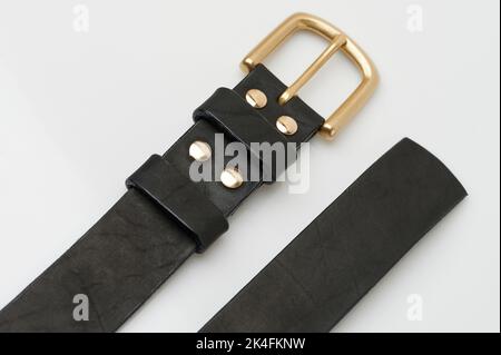 Sauberes Leder Männer Gürtel isoliert auf Studio Hintergrund Nahaufnahme Stockfoto