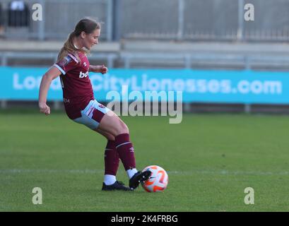 DARTFORD ENGLAND - OKTOBER 02 : während des FA Women's League Cup-Spiels zwischen London City Lionesses Women gegen West Ham United Women bei Princes P Stockfoto