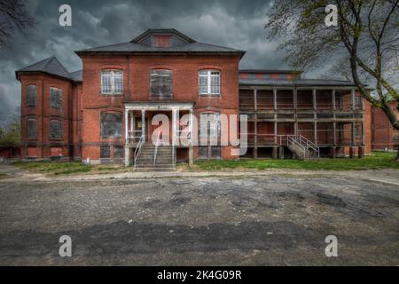 Medfield State Hospital, Wolkenverhangener Himmel Stockfoto