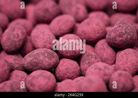 Süßigkeiten in Form von Eiern, Süßigkeiten Hintergrund. Stockfoto