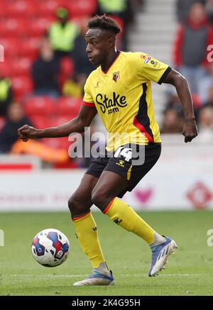 Stoke, Großbritannien. 2. Oktober 2022. Hassane Kamara aus Watford während des Sky Bet Championship-Spiels im bet365 Stadium, Stoke. Bildnachweis sollte lauten: Darren Staples/Sportimage Credit: Sportimage/Alamy Live News Stockfoto