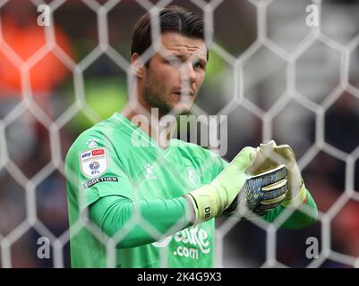 Stoke, Großbritannien. 2. Oktober 2022. Daniel Bachmann von Watford während des Sky Bet Championship-Spiels im bet365 Stadium, Stoke. Bildnachweis sollte lauten: Darren Staples/Sportimage Credit: Sportimage/Alamy Live News Stockfoto