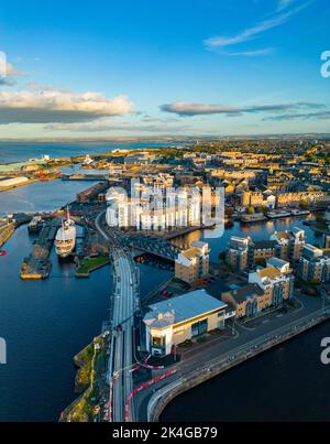 Luftaufnahme der Küste am Wasser von Leith in Leith, Edinburgh, Schottland, Großbritannien Stockfoto