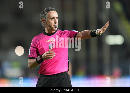 Empoli, Italien. 01. Oktober 2022. Schiedsrichter Gianluca Aureliano Gesten während der Serie A 2022/2023 Fußballspiel zwischen Empoli und AC Mailand im Castellani-Stadion in Empoli (Italien), 1.. Oktober 2022. Foto Paolo Nucci/Insidefoto Kredit: Insidefoto di andrea staccioli/Alamy Live News Stockfoto