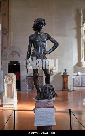 Statue von David von Andrea del Verrocchio im Bargello Museum Florenz Italien Stockfoto