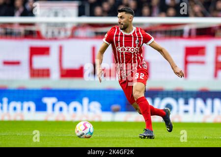 Freiburg Im Breisgau, Deutschland. 01. Oktober 2022. Fußball: Bundesliga, SC Freiburg - FSV Mainz 05, Matchday 8, Europa-Park Stadion. Freiburgs Vincenzo Grifo in Aktion. Kredit: Tom Weller/dpa - WICHTIGER HINWEIS: Gemäß den Anforderungen der DFL Deutsche Fußball Liga und des DFB Deutscher Fußball-Bund ist es untersagt, im Stadion und/oder vom Spiel aufgenommene Fotos in Form von Sequenzbildern und/oder videoähnlichen Fotoserien zu verwenden oder zu verwenden./dpa/Alamy Live News Stockfoto