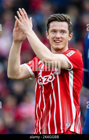 Freiburg Im Breisgau, Deutschland. 01. Oktober 2022. Fußball: Bundesliga, SC Freiburg - FSV Mainz 05, Matchday 8, Europa-Park Stadion. Freiburgs Michael Gregoritsch Gesten. Kredit: Tom Weller/dpa - WICHTIGER HINWEIS: Gemäß den Anforderungen der DFL Deutsche Fußball Liga und des DFB Deutscher Fußball-Bund ist es untersagt, im Stadion und/oder vom Spiel aufgenommene Fotos in Form von Sequenzbildern und/oder videoähnlichen Fotoserien zu verwenden oder zu verwenden./dpa/Alamy Live News Stockfoto